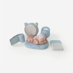 Фигурка из мастики "Младенец" 