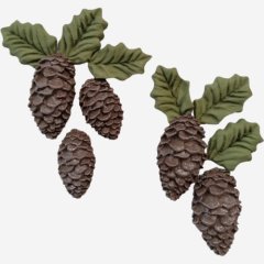 Фигурка из мастики "Шишки" 