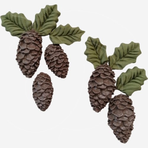 Фигурка из мастики "Шишки" 